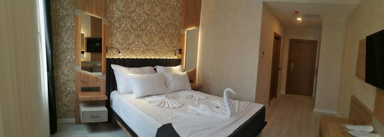 Isnova Hotel Airport Antalya 4*,